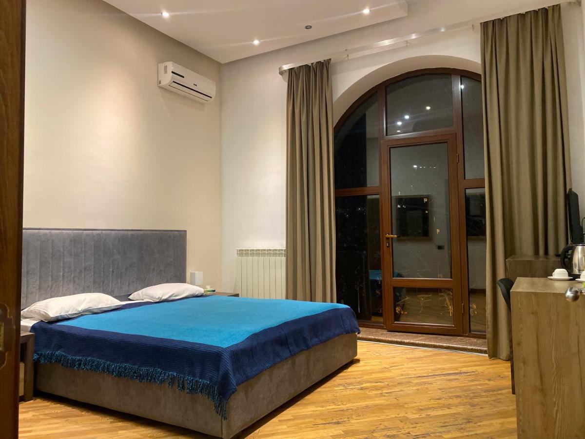 Saryan Hotel Erévan Extérieur photo