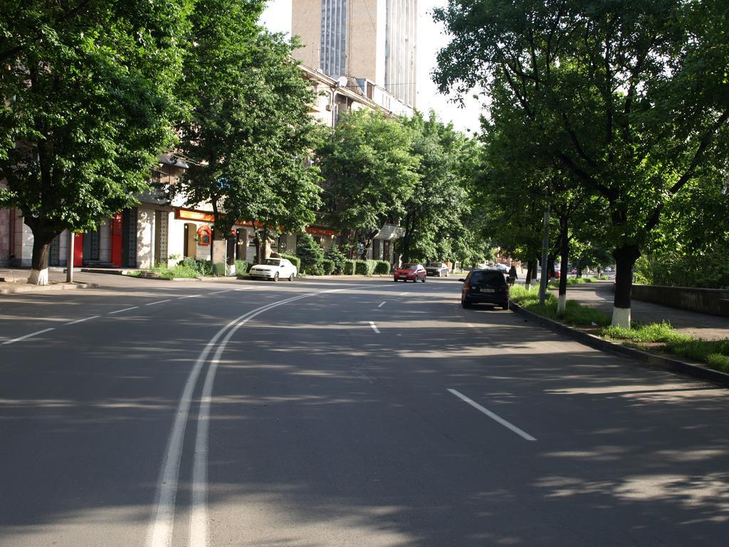 Saryan Hotel Erévan Extérieur photo