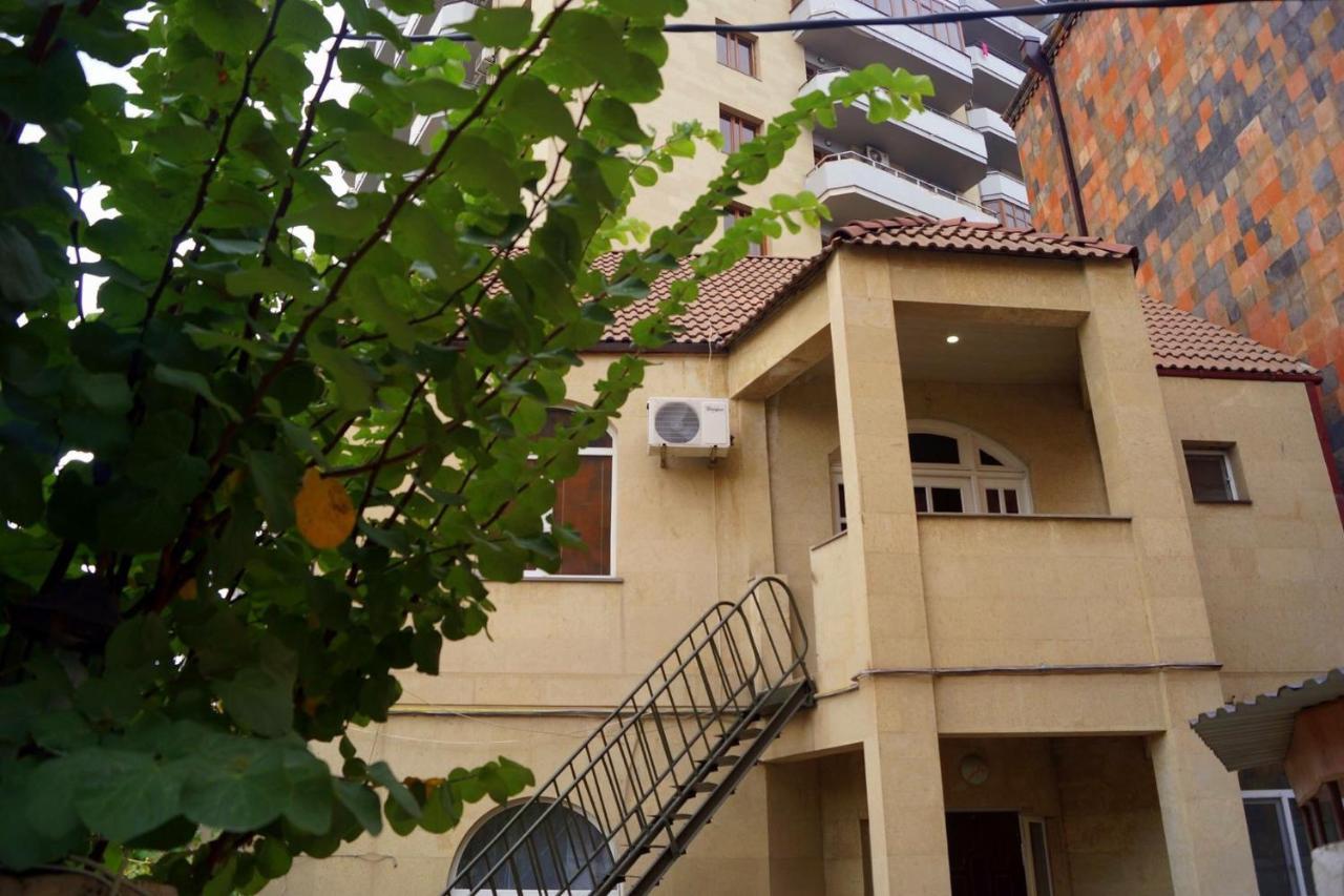 Saryan Hotel Erévan Extérieur photo