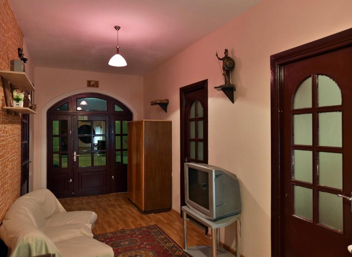 Saryan Hotel Erévan Extérieur photo
