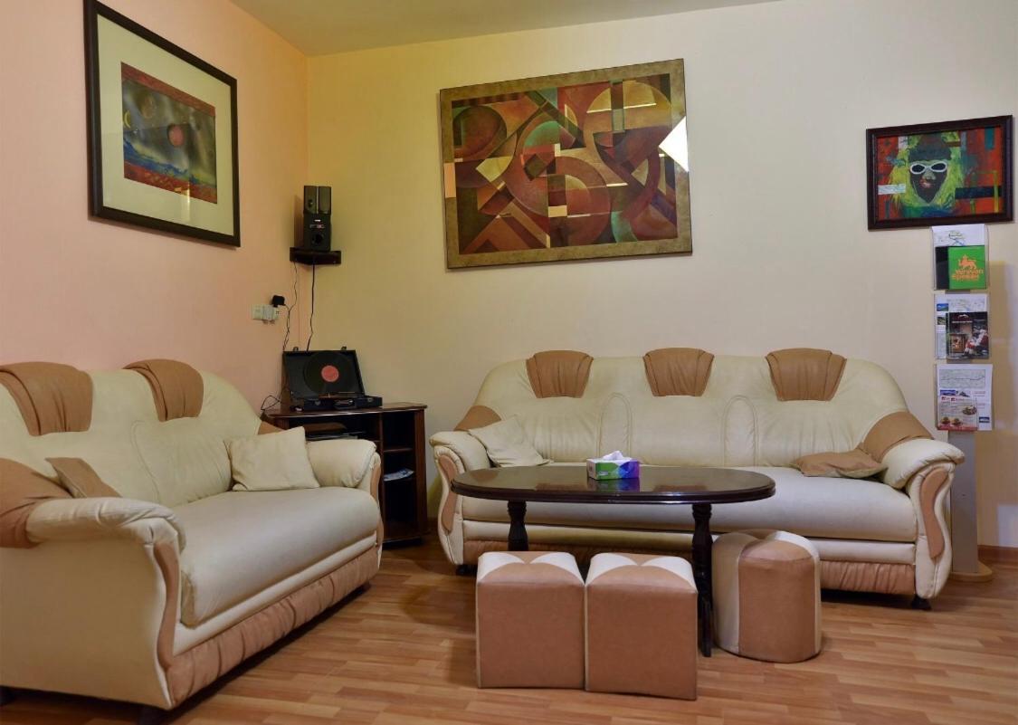 Saryan Hotel Erévan Extérieur photo