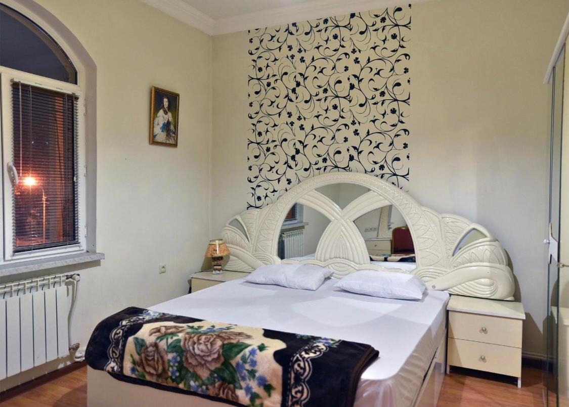 Saryan Hotel Erévan Extérieur photo