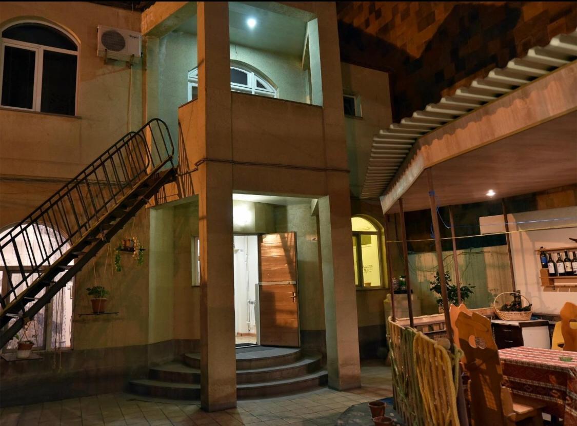 Saryan Hotel Erévan Extérieur photo
