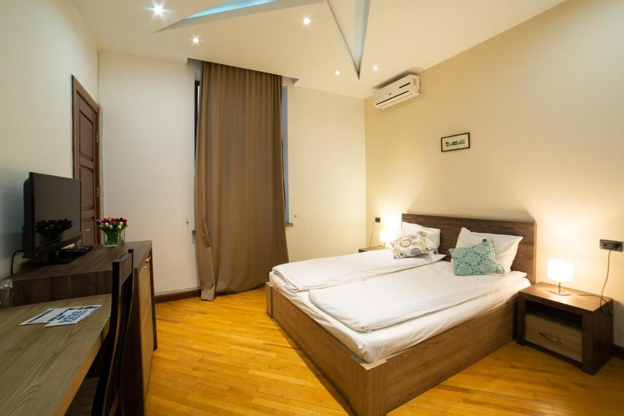Saryan Hotel Erévan Extérieur photo