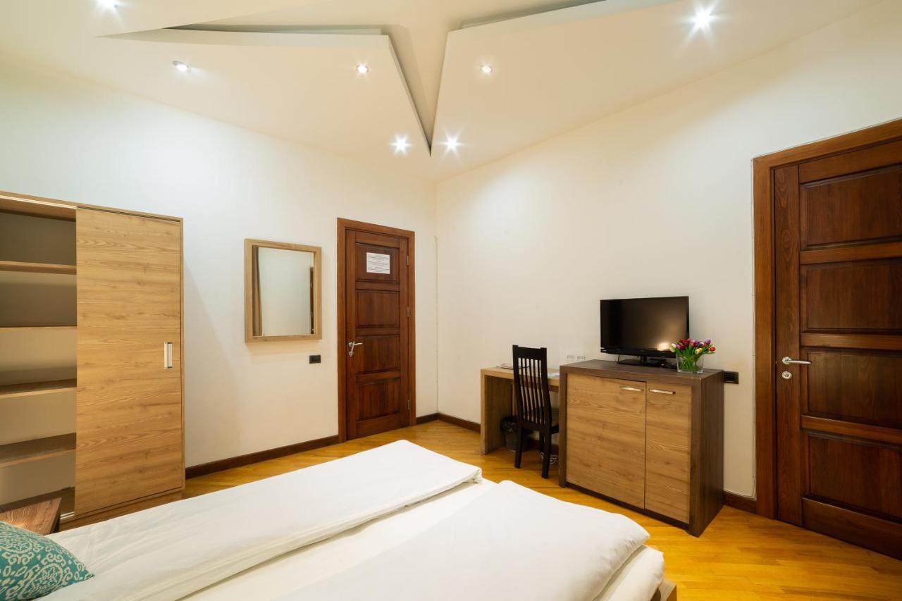 Saryan Hotel Erévan Extérieur photo