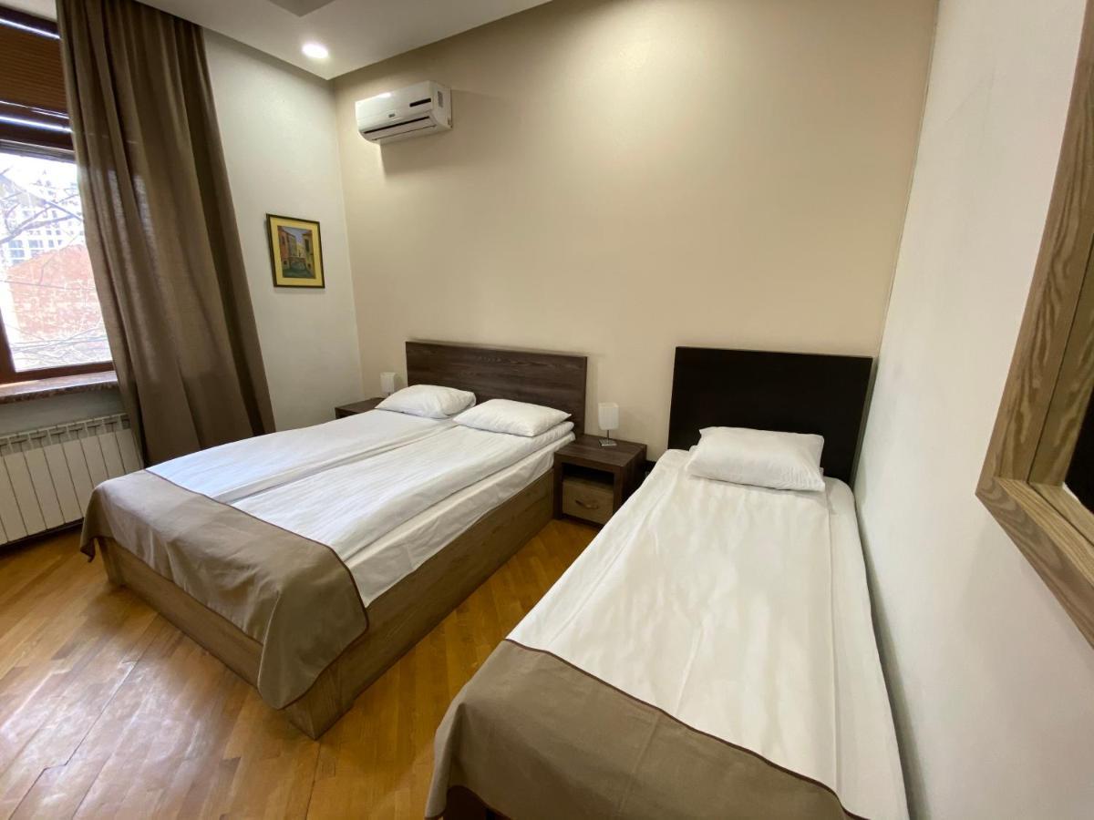 Saryan Hotel Erévan Extérieur photo